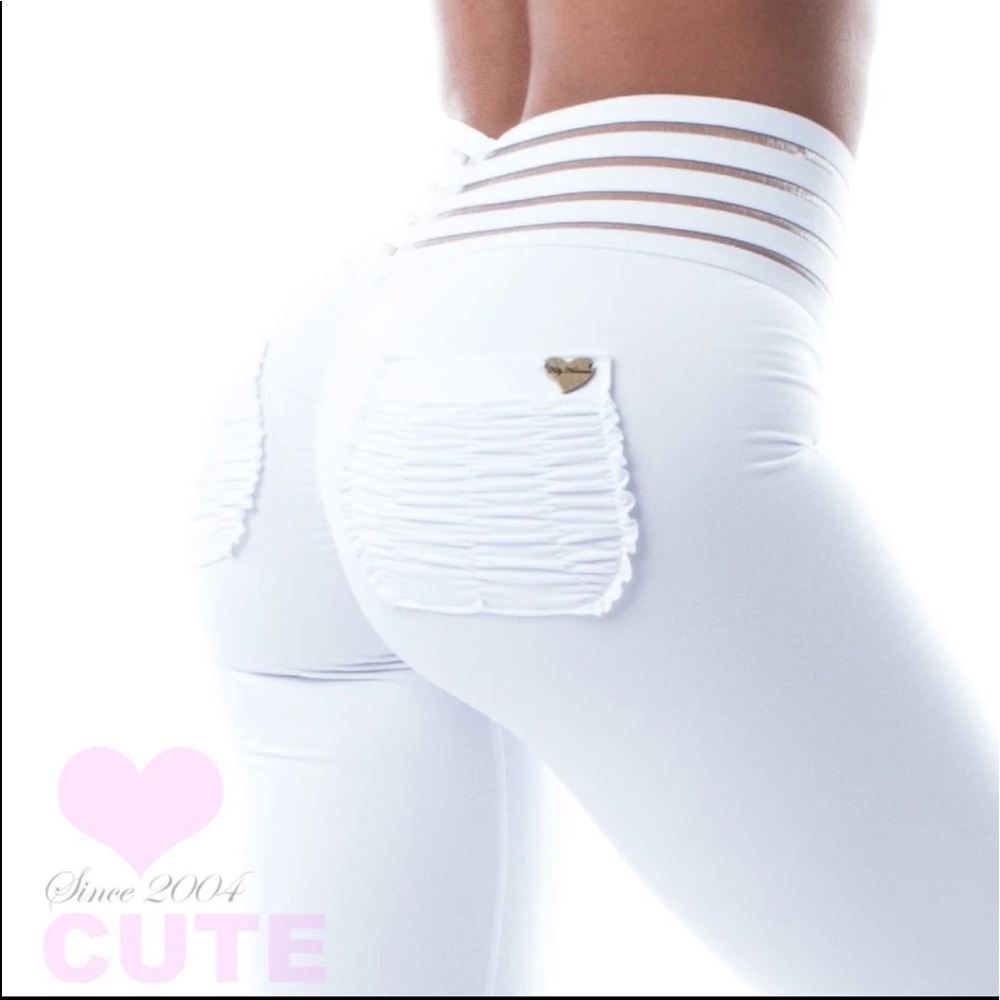 White cute booty scrunch butt leggings